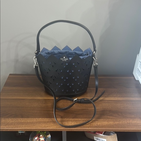 Kate Spade Black Shoulder Bag with Structured Design - Picture 1 of 7